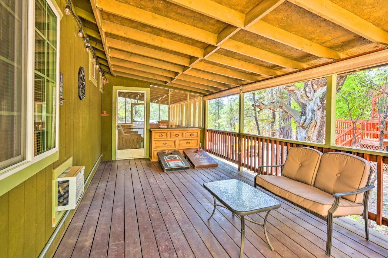 Pine Cabin In The Woods With Yard And Grill! Buitenkant foto